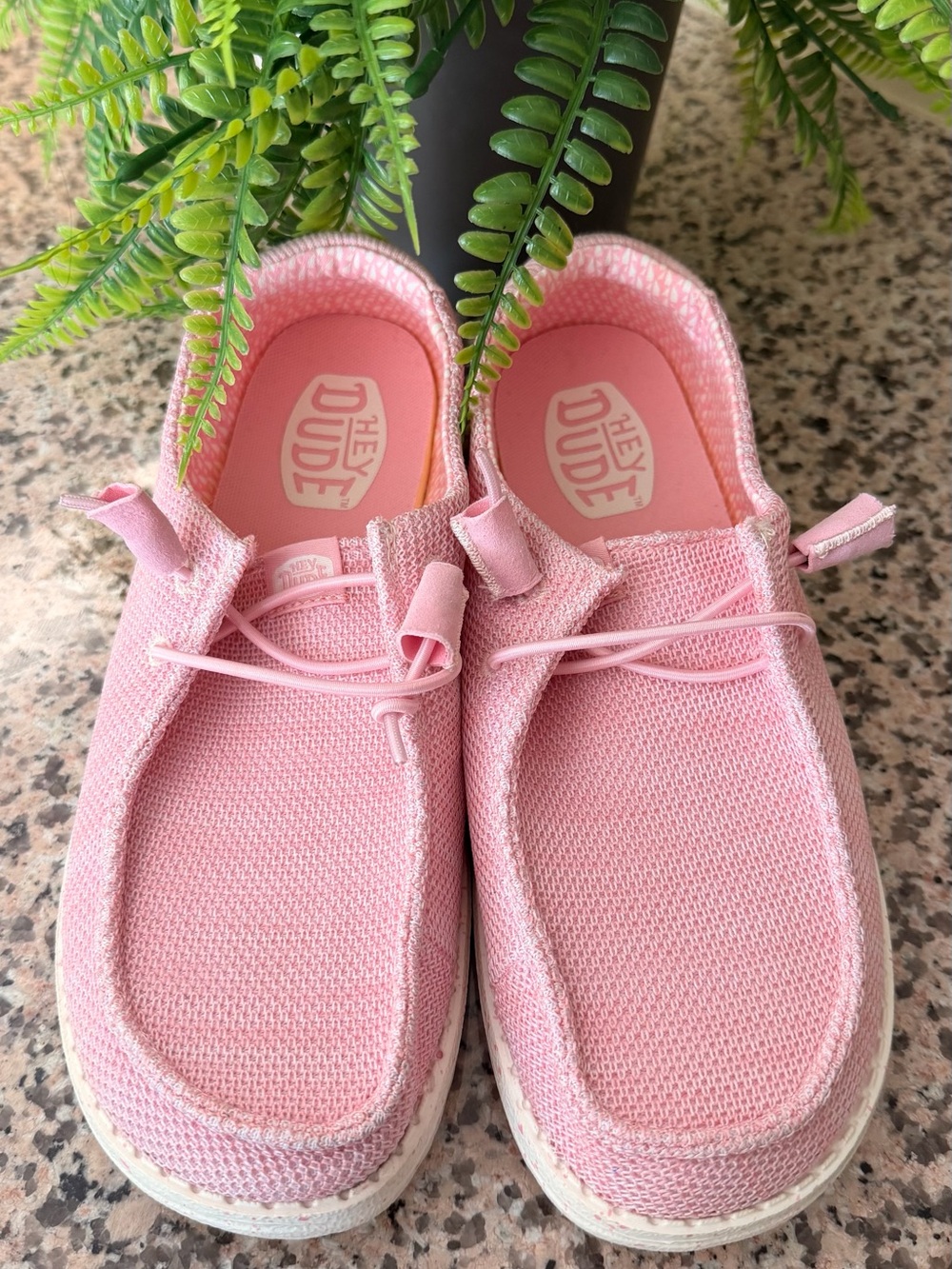 Hey Dude Womens Pink Knit Wally Slip-On Moccasins